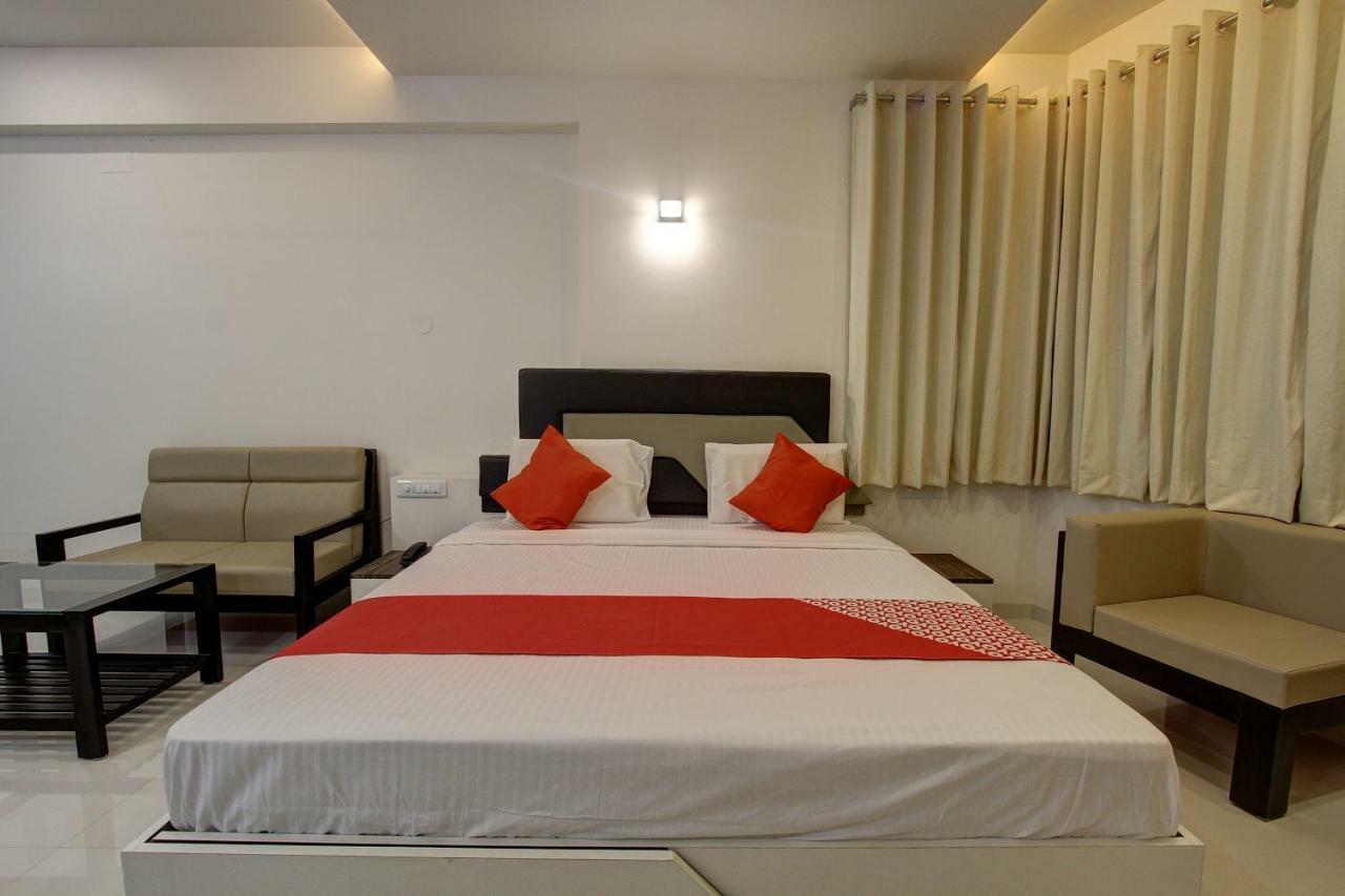 Oyo 39568 Alekha Gateway Hotel Sirsi Exterior photo